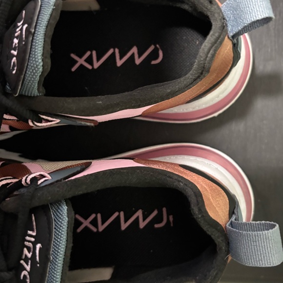 Nike Women's Air Max 270 React Metallic Bronze - Picture 7 of 8